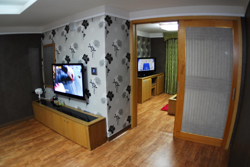 Tae Pyeong Yang Hotel Ansan Bagian luar foto